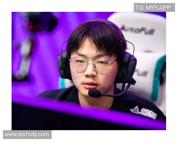 CSGO热议LNG战队技术争议引发玩家热烈讨论与反思 CSGO热议LNG战队技术争议引发玩家热烈讨论与反思