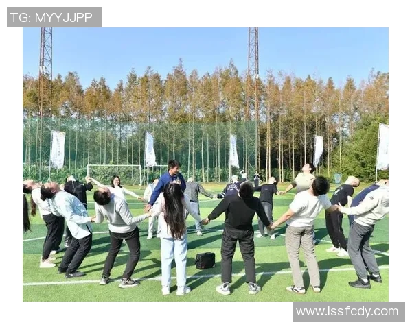 南京飞盘队灵活性变革引发热议探索新战术与团队协作的创新之路